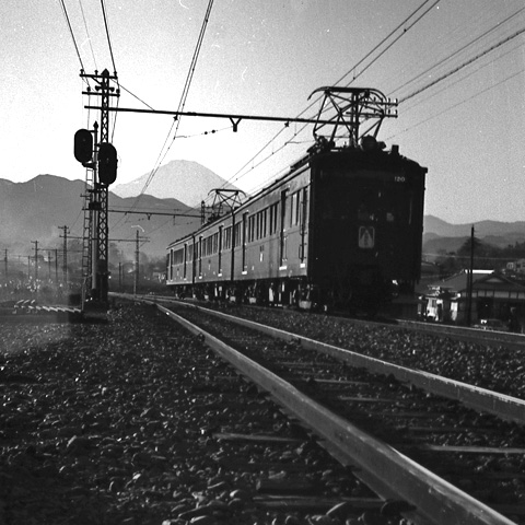 012-196301-odakyu-shinmatsuda-fuji.jpg