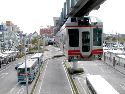 06-000417-monorail.jpg